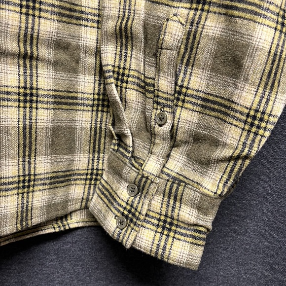 NWT - Banana Republic Factory Women’s Ruffle Flannel Shirt, Camo Green - Size XL - Picture 7 of 10